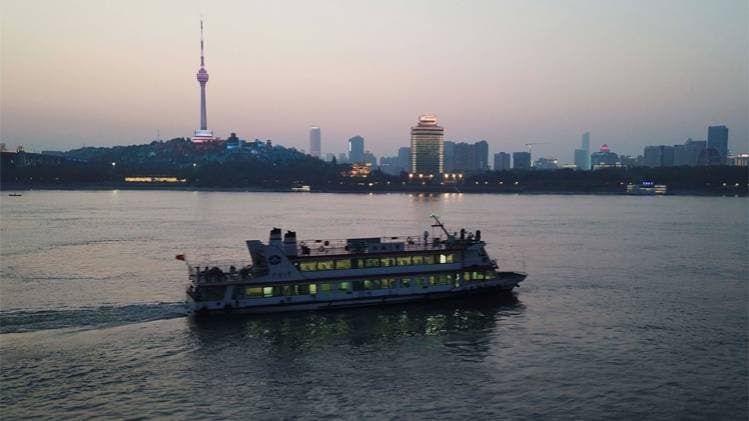 वुहान की यांग्त्जी नदी (फोटो-PTI)