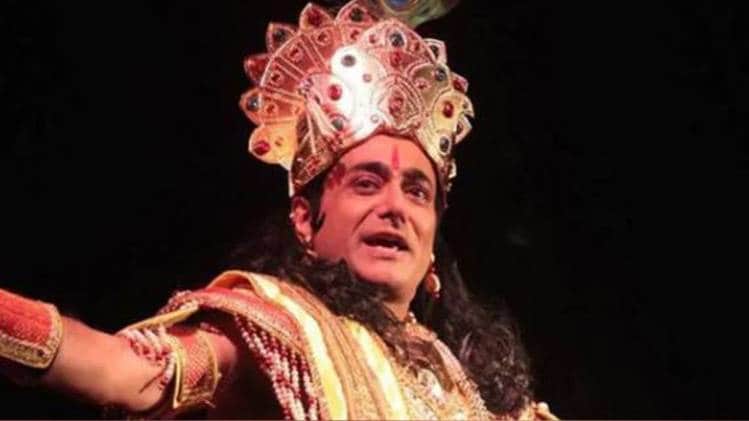 महाभारत के एक सीन में कृष्ण अवतार में नीतीश भारद्वाज