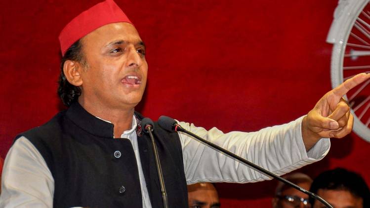 औरेया में मजूदरों की मौत पर बिफरे अखिलेश