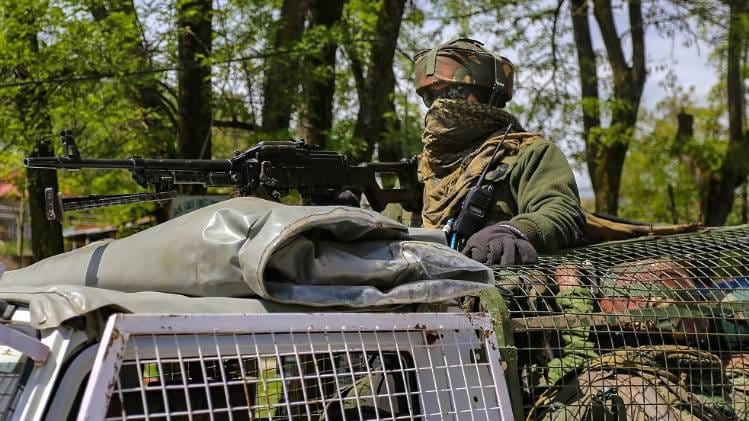 सुरक्षाबलों के जवान (फाइल फोटो-PTI)