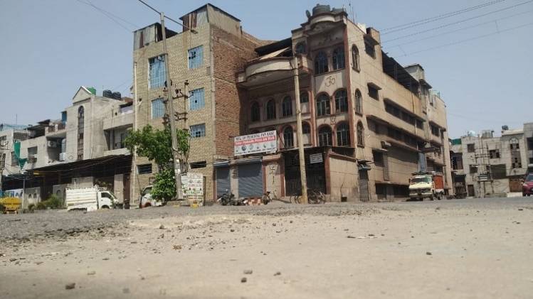 कई मालिकों को श्रमिकों के अभाव में फैक्ट्री बंद करनी पड़ी (फोटो-रामकिंकर)