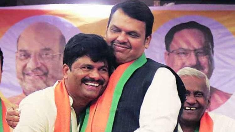 पूर्व सीएम देवेंद्र फडणवीस और गोपीचंद पडलकर