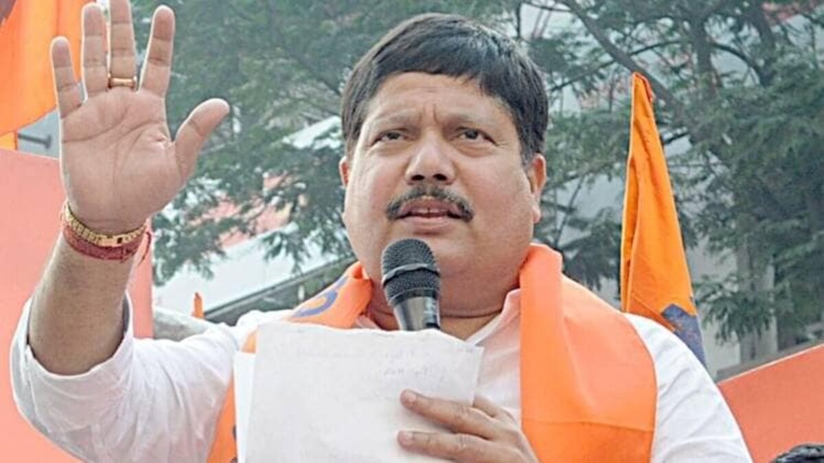 BJP सांसद अर्जुन सिंह का आरोप- मेरी हत्या करवाना चाहती है ममता सरकार, राज्यपाल को लिखी चिट्ठी - arjun singh bjp kailash vijayvargiya attacks mamata government on bjp mp police ...
