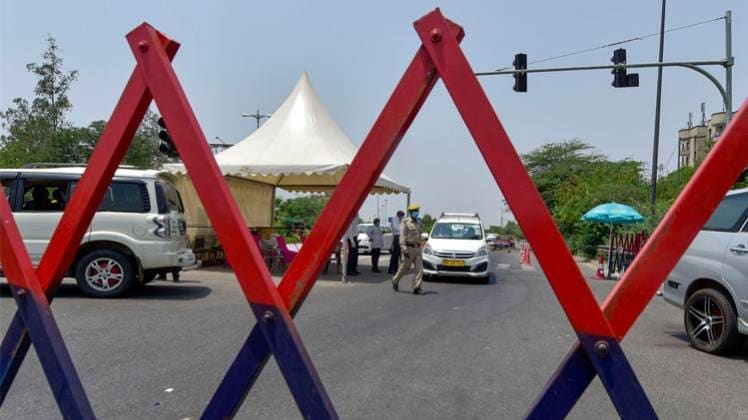 सरकार से अपील, स्वास्थ्यकर्मियों को ID कार्ड से बॉर्डर पार करने की मिले ...