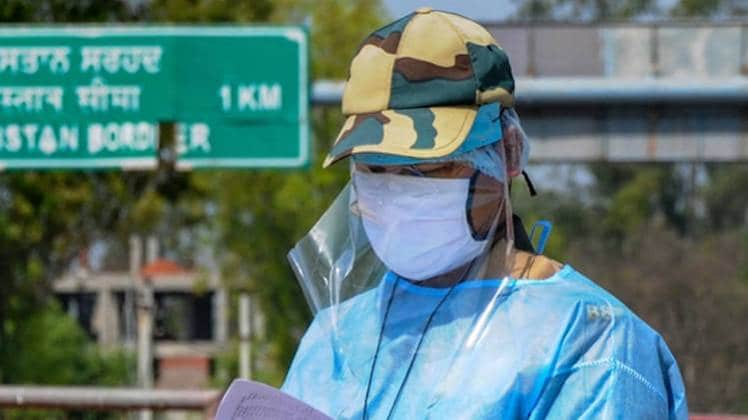 पैरामिलिट्री फोर्स में कोरोना का कहर (Courtesy- PTI)