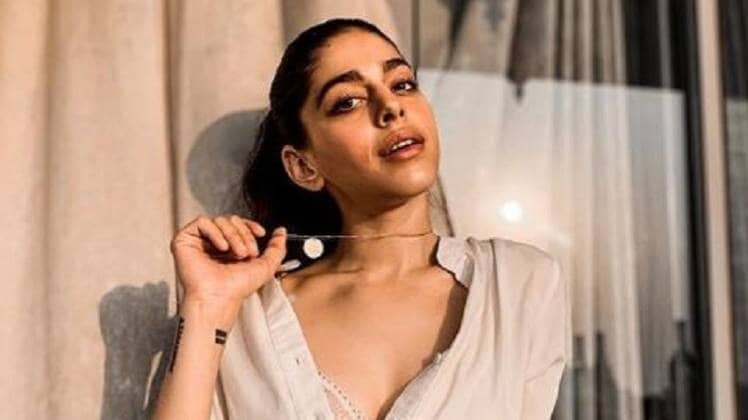 अलाया फर्नीचरवाला