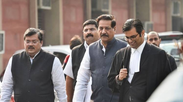 महाराष्ट्र के पूर्व सीएम और कांग्रेस नेता पृथ्वीराज चव्हाण (फाइल फोटो-PTI)