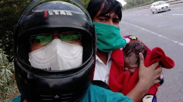 नवजात शिशु के इलाज के लिए बाइक से ही भटकता रहा पिता 