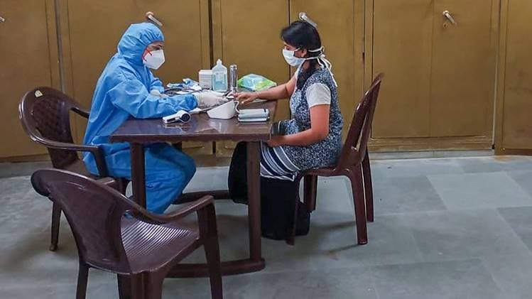 पंजाब में भी लगातार बढ़ रहे हैं कोरोना संक्रमण के केस (तस्वीर-PTI)