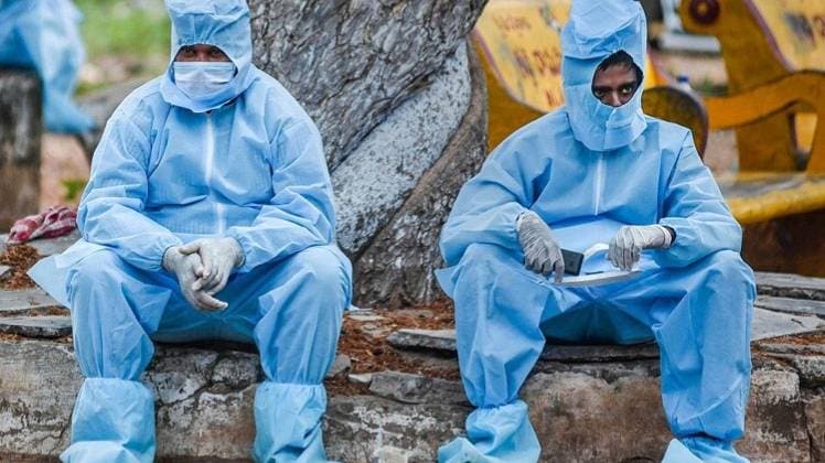 कोरोना योद्धा को नहीं मिल रही सैलरी (फाइल फोटो)