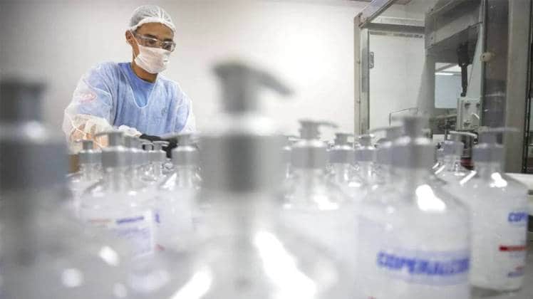 कोरोना की दवा बनाने के लिए कई देशों के वैज्ञानिक और डॉक्टर रात दिन रिसर्च कर रहे हैं