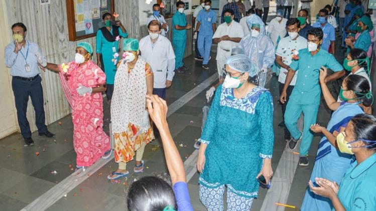 पूरे देश में कोरोना से ठीक होने वाले लोगों की संख्या तेजी से बढ़ रही है (फोटो: PTI)