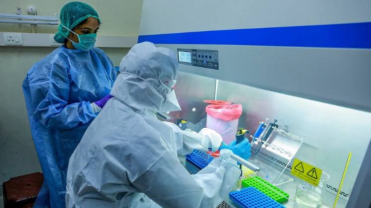 सुरक्षाबलों के जवानों में भी फैल रहा कोरोना संक्रमण (फाइल फोटो-PTI)