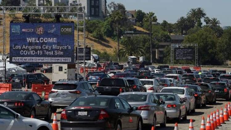 फ्री कोरोना टेस्ट के लिए अमेरिका में लगी भीड़