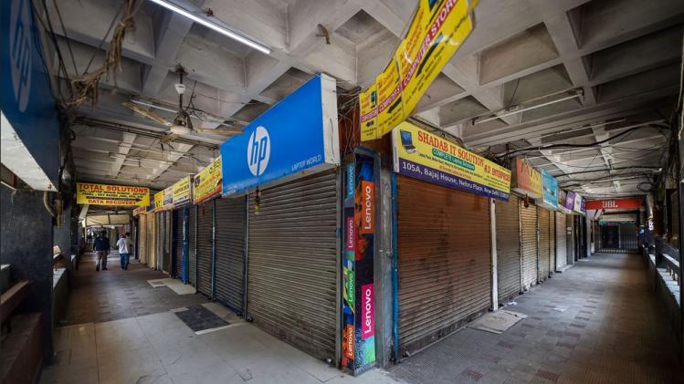 लॉकडाउन की वजह से दिल्ली का बंद पड़ा मार्केट