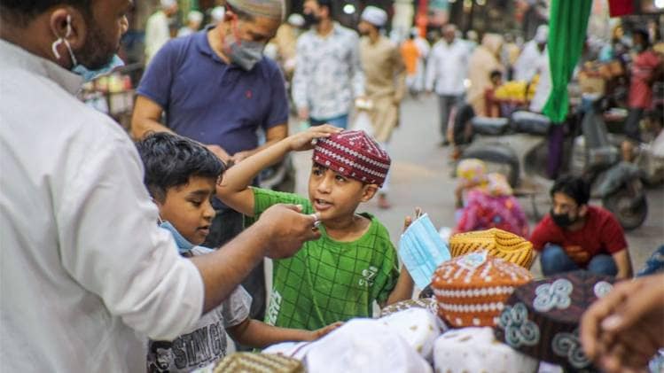 आज ईद उल फितर मना रहा है देश