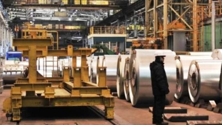 लॉकडाउन की वजह से स्टील जैसे कोर सेक्टर का उत्पादन गिरा 