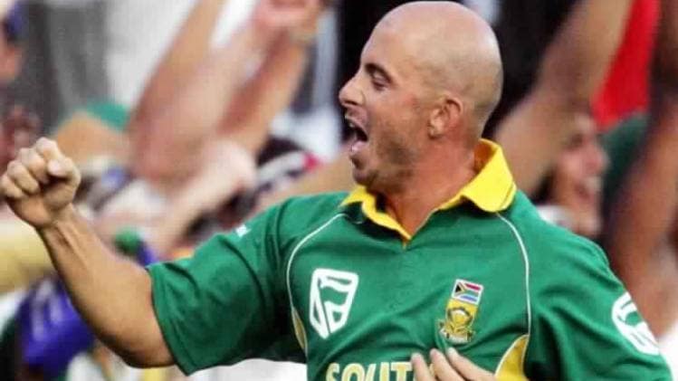 Gibbs celebrates with fans after masterminding South Africa's astounding chase (Getty)