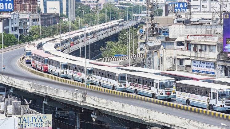 गुजरात में कोरोना से संक्रमितों की संख्या नहीं हो रही कम (फाइल फोटो: पीटीआई)