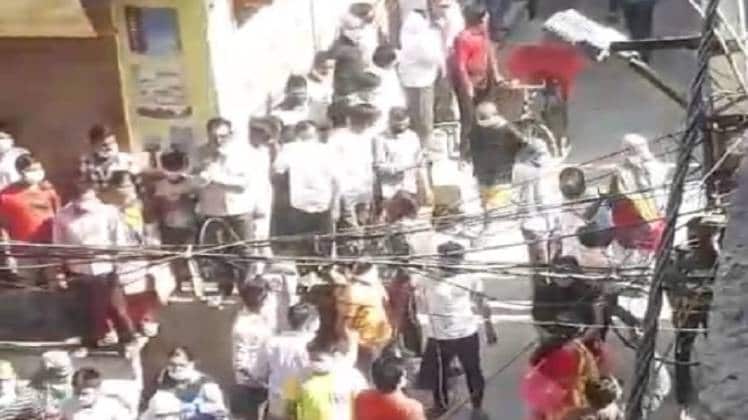 गुरुग्राम में एंट्री न मिलने से नाराज थे ग्रामीण