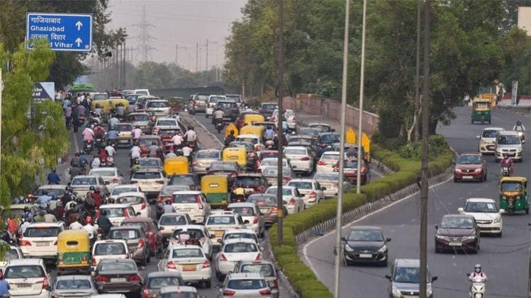 कोरोना संकट के बीच NCR वालों को परेशानी (पीटीआई)