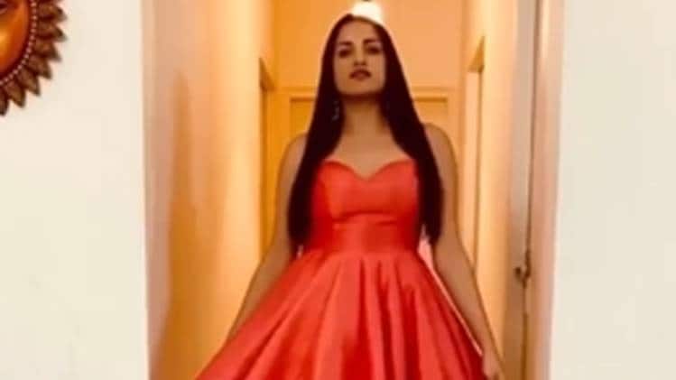 हिमांशी खुराना