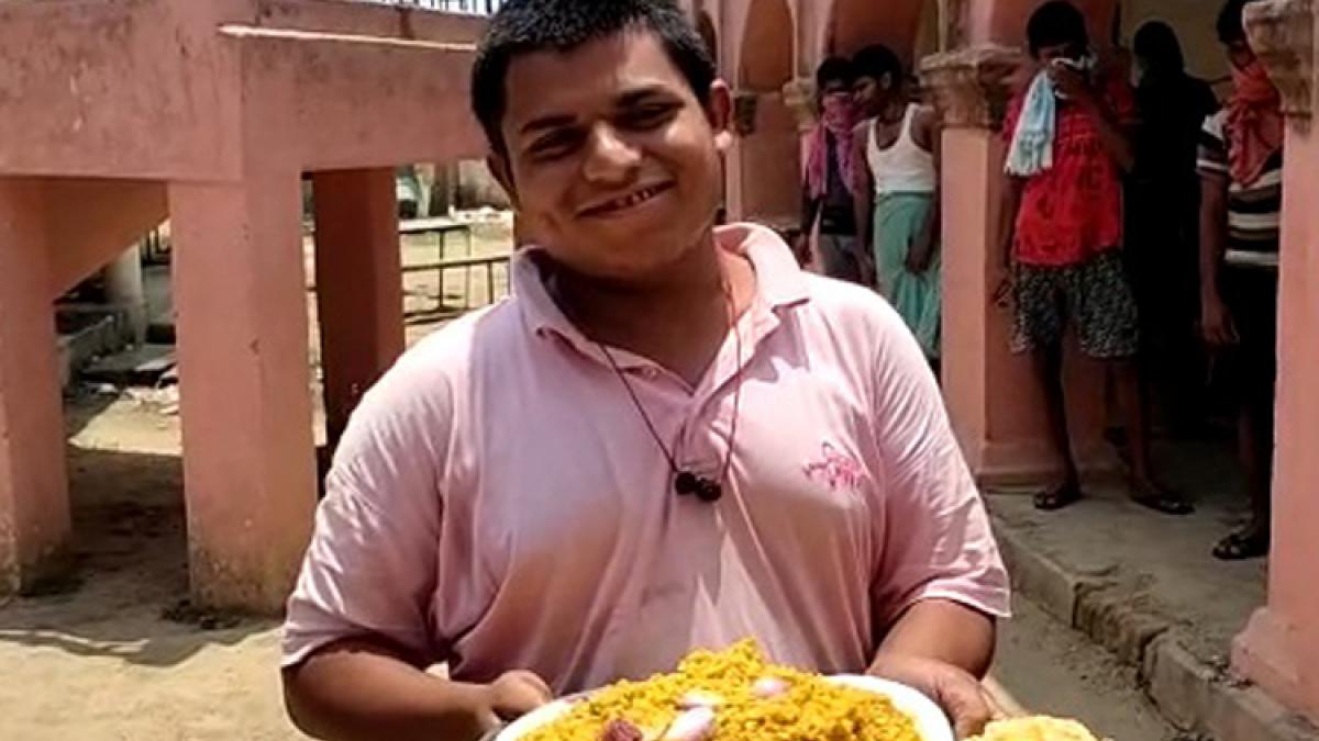 अकेले खा जाता है 10 लोगों का खाना