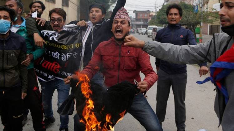 काठमांडु में भारत सरकार के खिलाफ प्रदर्शन करते नेपाली छात्र (पीटीआई)