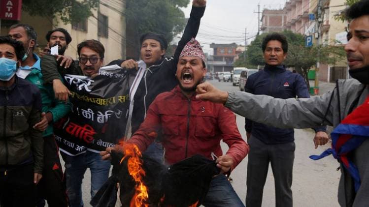 काठमांडु में कालापानी मुद्दे पर भारत सरकार के खिलाफ प्रदर्शन करते नेपाली छात्र (पीटीआई)