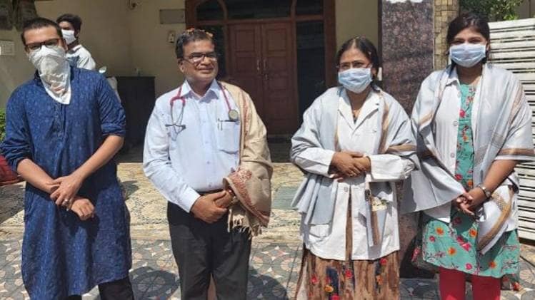 डॉक्टर पत्नी और बेटी के साथ महबूब खान