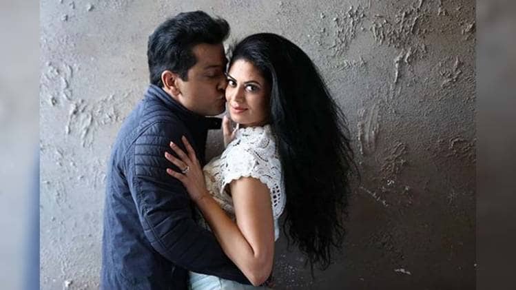 कविता कौशिक अपने पति रोनित के साथ