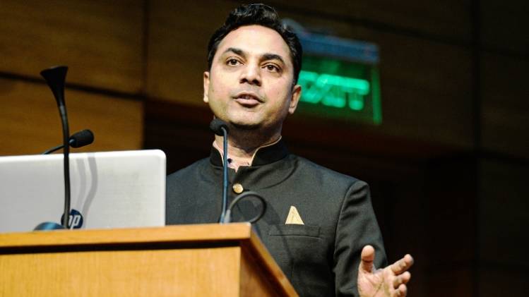 सरकार के मुख्य आर्थिक सलाहकर डॉ. केवी सुब्रमण्यम 