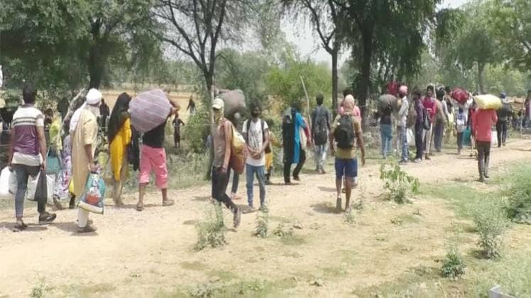 यूपी बॉर्डर पर फंसे मजदूर