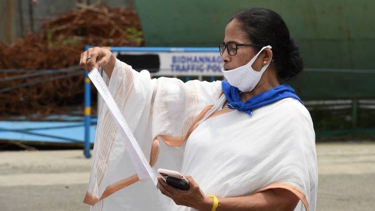 पश्चिम बंगाल की मुख्यमंत्री ममता बनर्जी (फाइल फोटो-PTI)