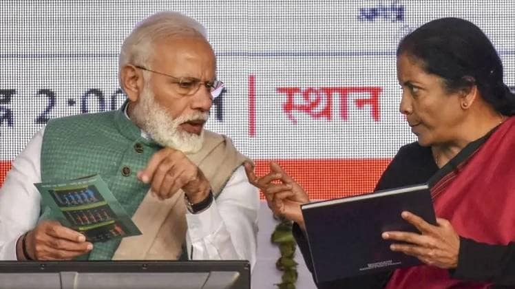 पीएम मोदी ने वित्त मंत्री निर्मला सीतारमण के साथ बैठक की 