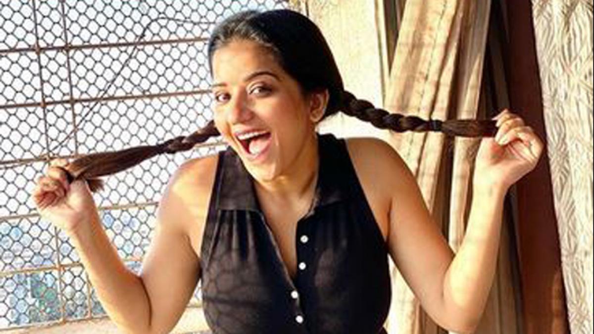 एक्ट्रेस मोनालिसा