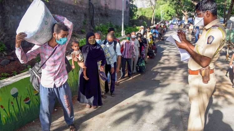 महाराष्ट्र पुलिस में बढ़ रहे हैं कोरोना के केस (पीटीआई)