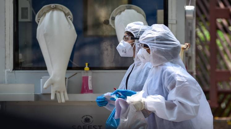 महाराष्ट्र में नहीं थम रहे कोरोना संक्रमण के केस (फाइल फोटो- PTI)