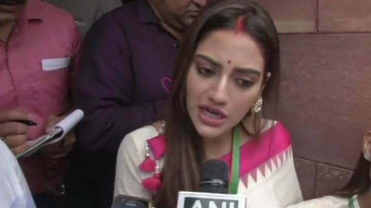 रेल मंत्री को टीएमसी सांसद नुसरत जहां ने दी नसीहत