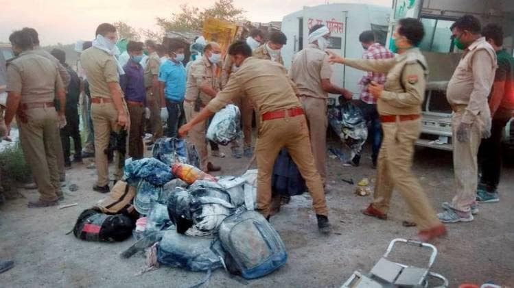 औरैया भीषण सड़क हादसे में चली गई थी कई श्रमिकों की जान (फोटो-PTI)