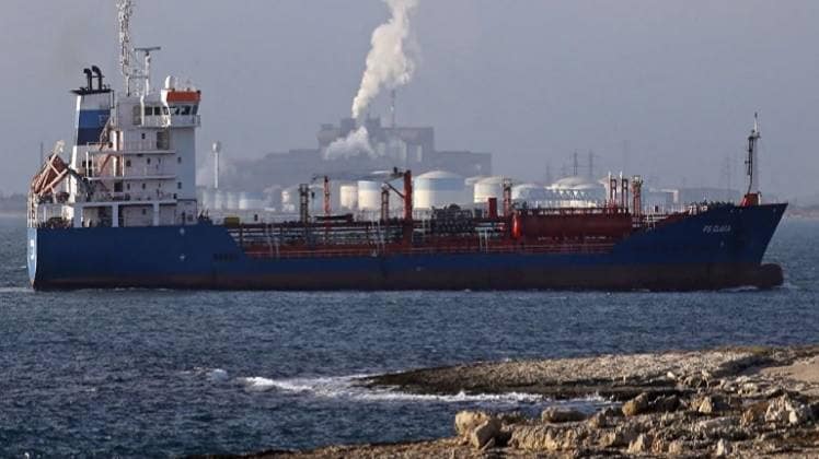 समुद्री तटों के किनारे स्टोरेज सुविधाएं लबालब