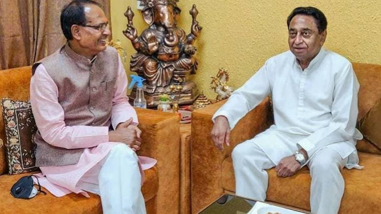 मध्य प्रदश के सीएम शिवराज सिंह चौहान और पूर्व सीएम कमलनाथ (फाइल फोटो- PTI)