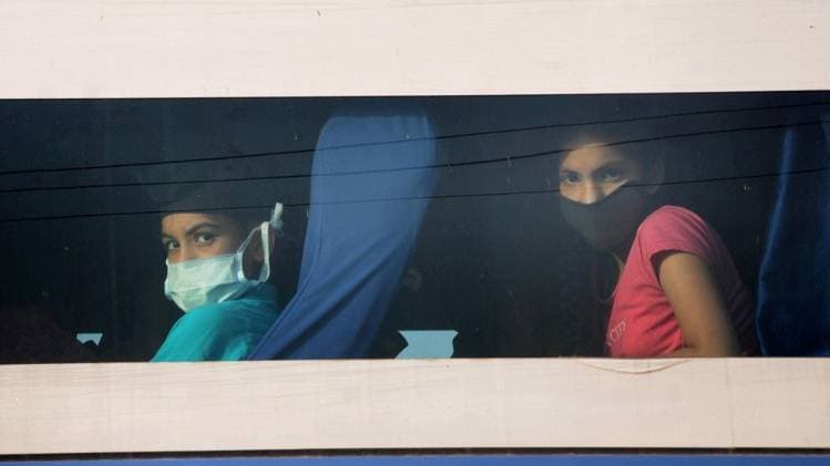 पंजाब रोडवेज की बस में सफर करते मुसाफिर (फोटो-PTI)