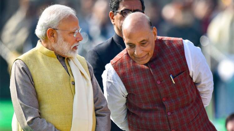 केंद्रीय रक्षा मंत्री राजनाथ सिंह, पीएम नरेंद्र मोदी (PTI)