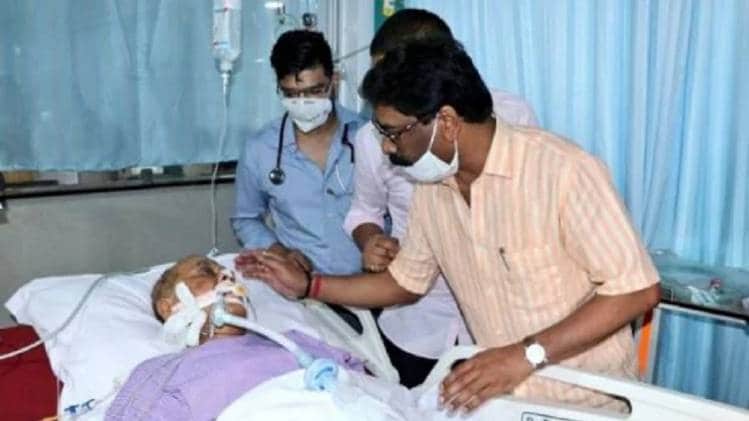 मुख्यमंत्री हेमंत सोरेन ने राजेंद्र सिंह से रांची हॉस्पिटल में की थी अंतिम मुलाकात (फाइल फोटो)