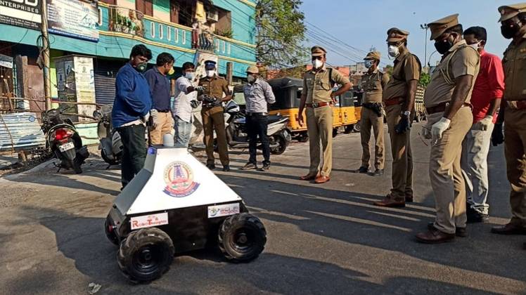 सुरक्षाकर्मियों को सुरक्षित रखने के लिए पुलिस की पहल