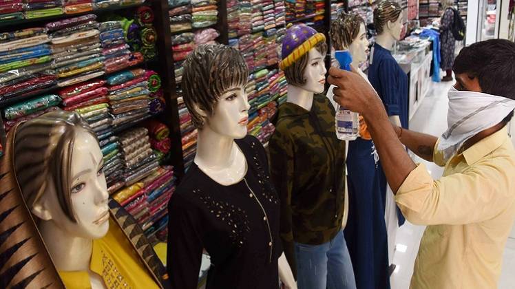 11 बजे से शाम 5 बजे तक खुलेंगी दुकानें (फाइल फोटो-PTI)