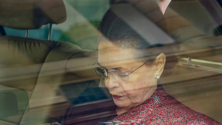 कांग्रेस की अंतरिम अध्यक्ष सोनिया गांधी