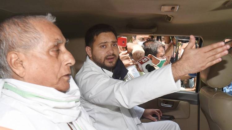 गोपालगंज जाने की जिद पर अड़े तेजस्वी यादव (फोटो-PTI)