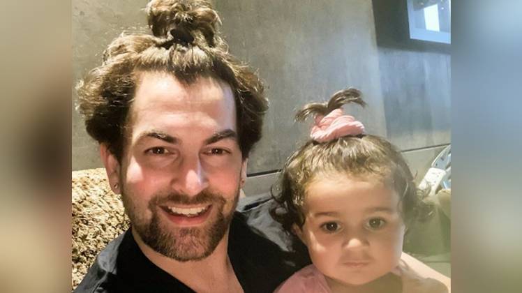 नील नितिन मुकेश अपनी बेटी के साथ